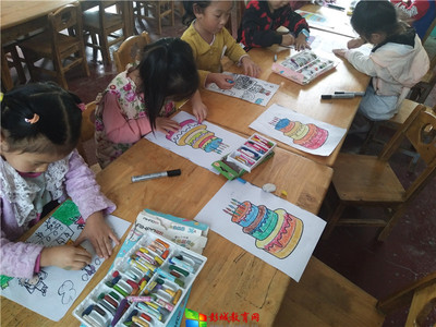 贾汪区江庄镇金苹果幼儿园开展“我为祖国妈妈庆生日”主题活动