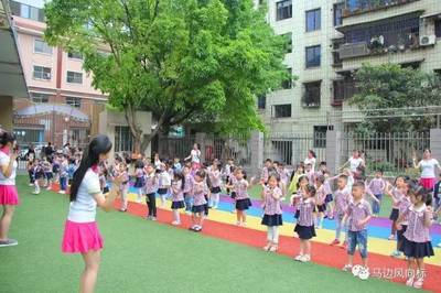 “赢在起跑线”金苹果幼儿园幼小衔接班开班了