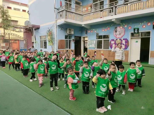 周一,我们的约定 内乡金苹果幼儿园升旗仪式