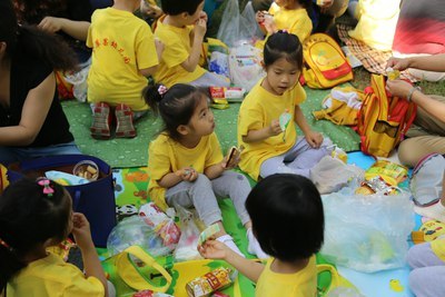 哎-石景山金苹果幼儿园孩子的家长,把你家孩子领回去啊!