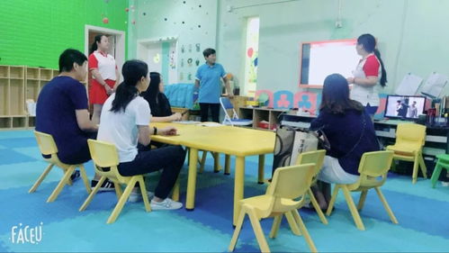 入园适应 金苹果幼儿园开展新生家长会 与家长们携手做好入园准备